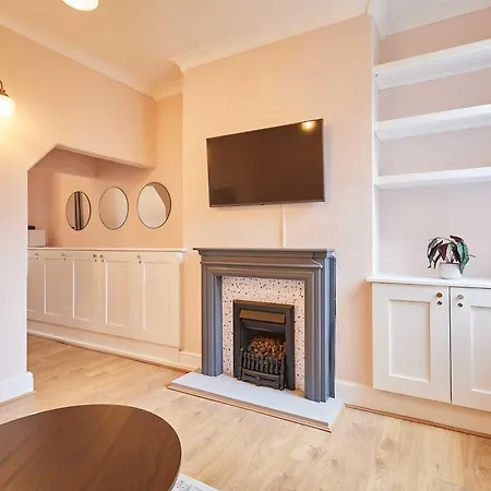 Host & - Horner Street